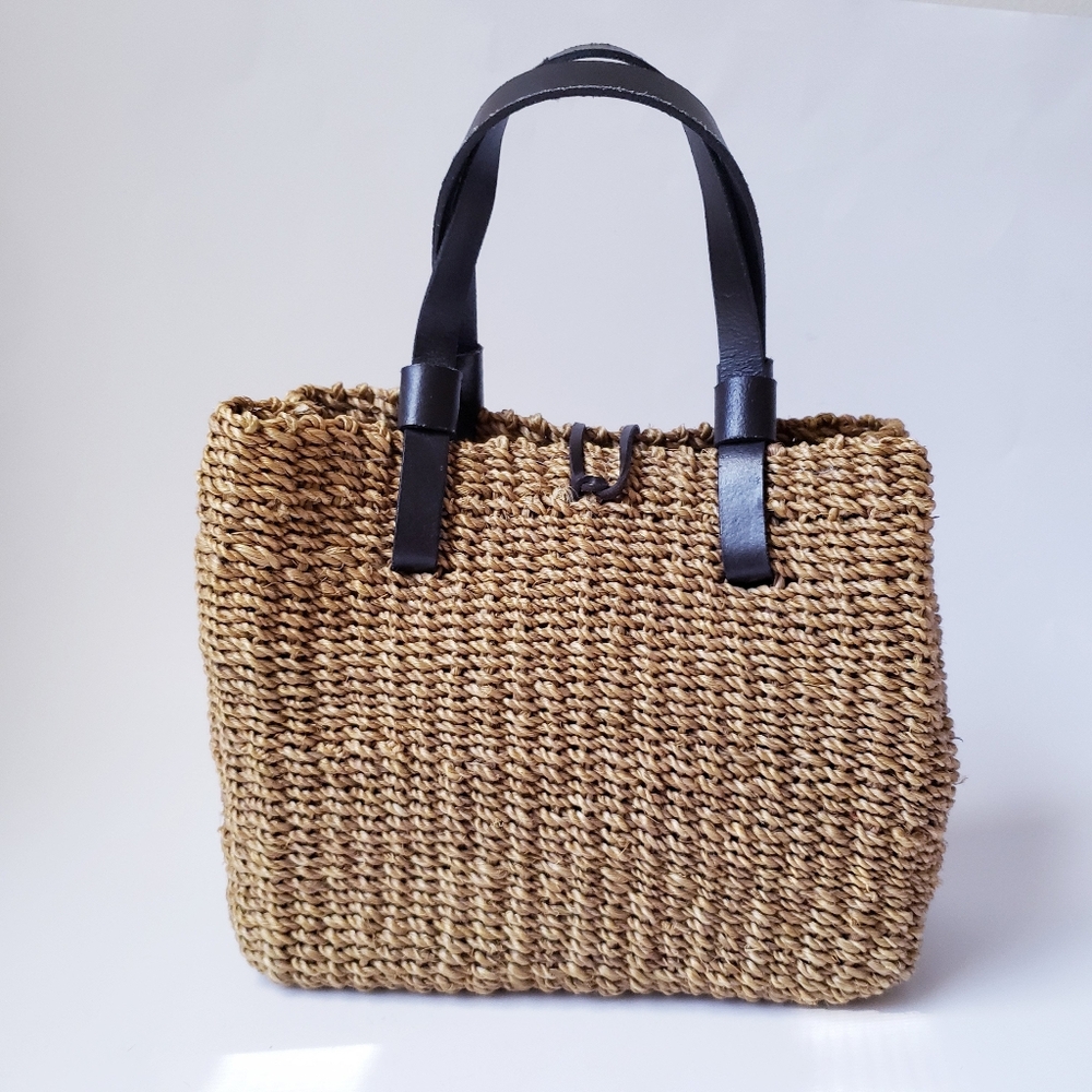 Vintage Straw Tan Mini Handbag - Picture 2 of 15